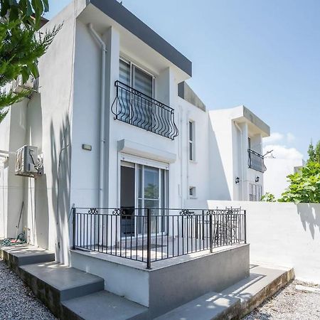 Villa Blue Kerýnia Eksteriør bilde