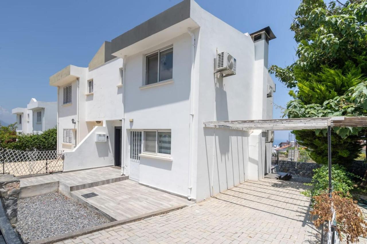 Villa Blue Kerýnia Eksteriør bilde