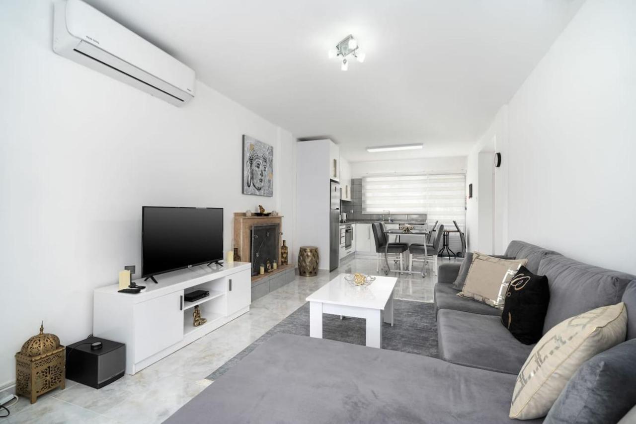 Villa Blue Kerýnia Eksteriør bilde