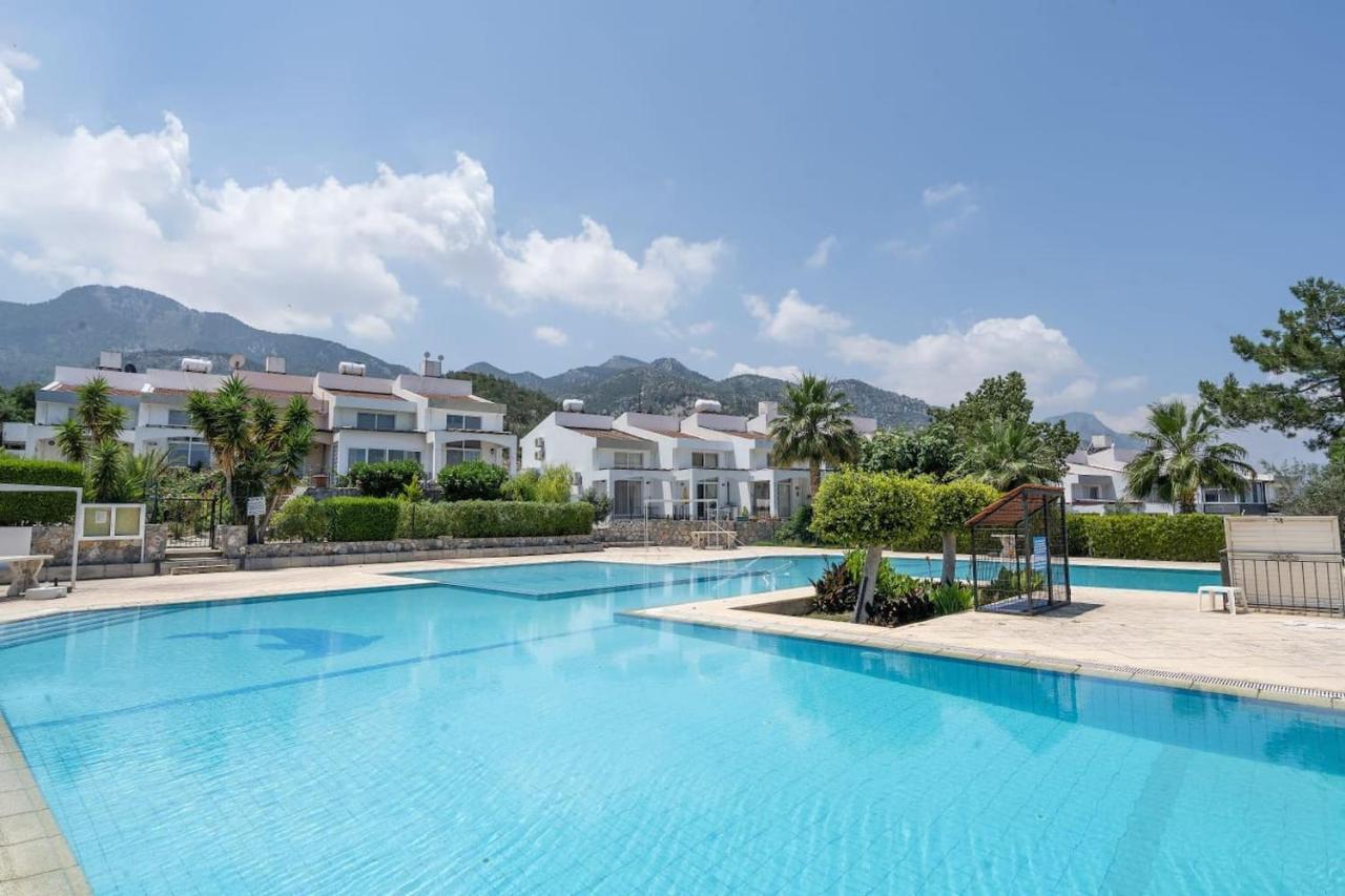 Villa Blue Kerýnia Eksteriør bilde