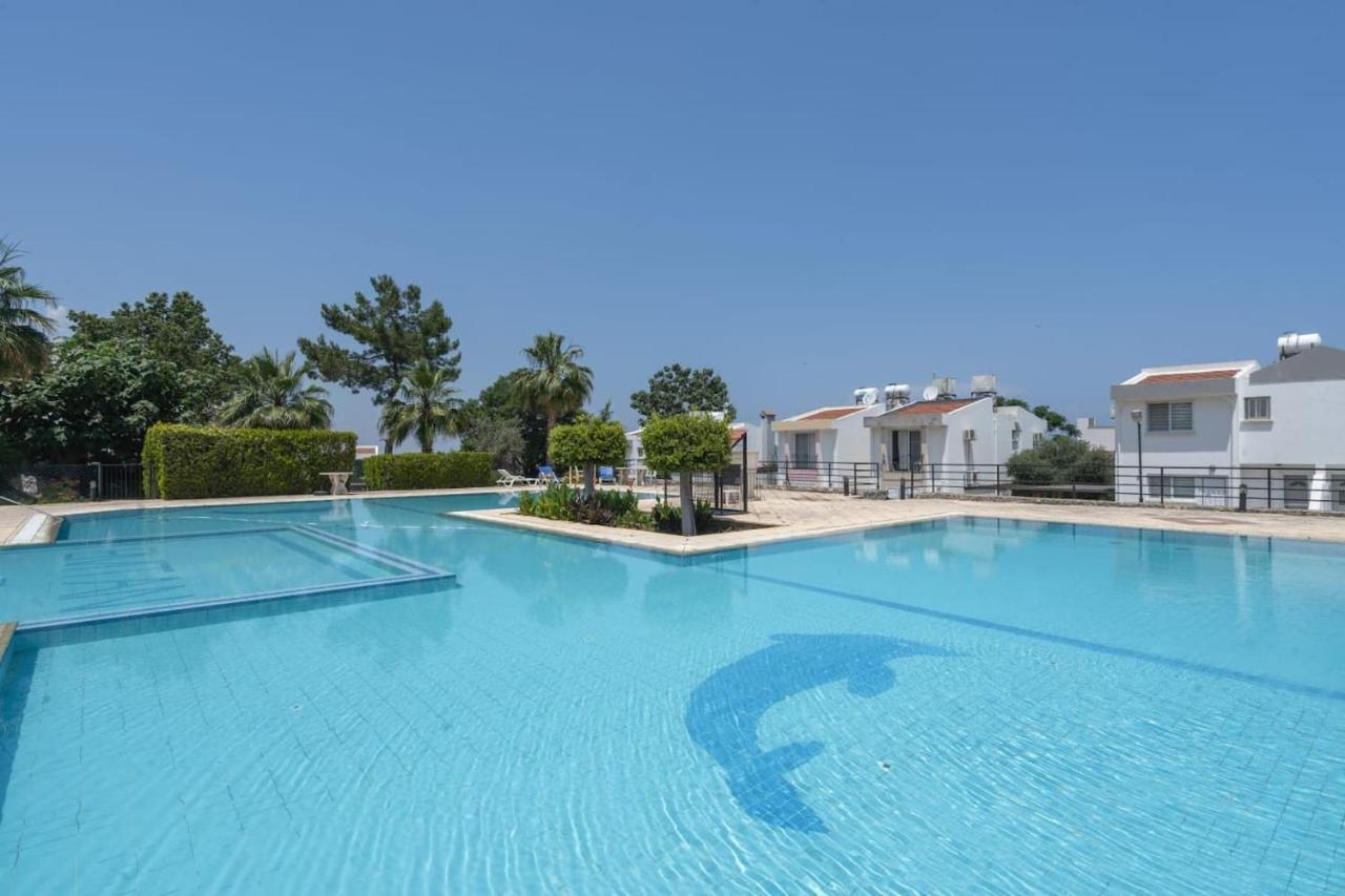 Villa Blue Kerýnia Eksteriør bilde